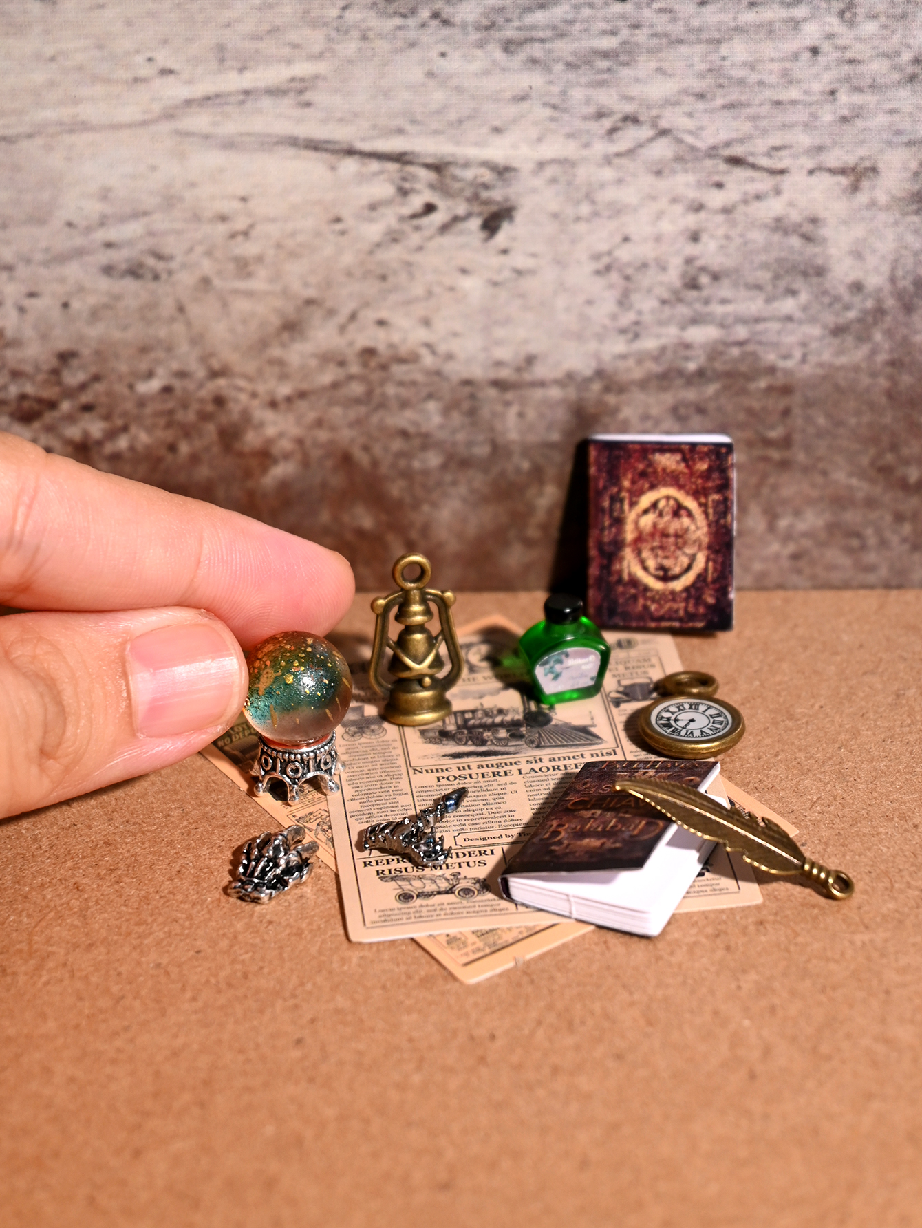 Miniature Replica Magic Vintag - Home Decor Manufacturers 评论和价格