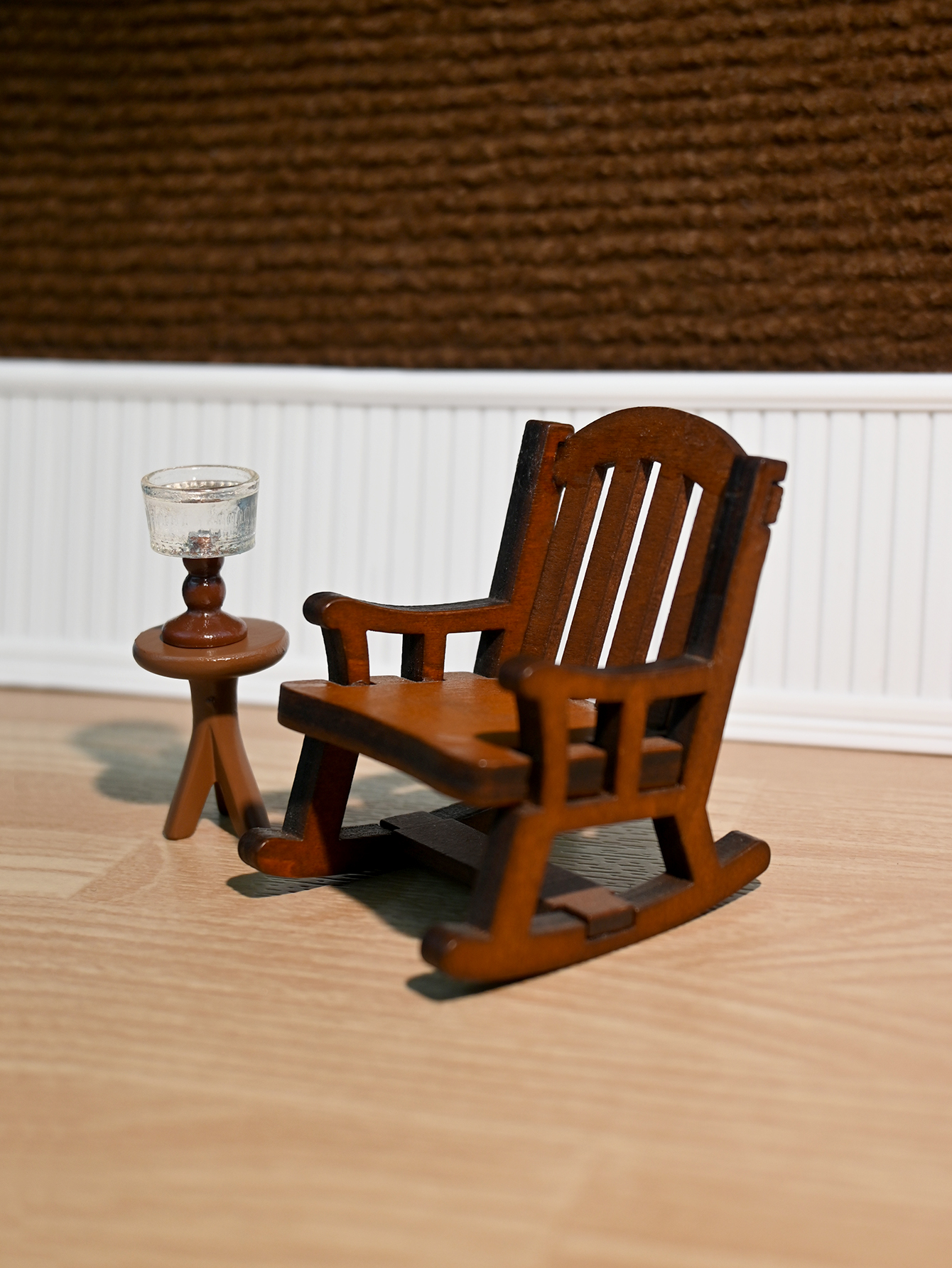 Miniature Rocking Chair, Minia - Home Decor Manufacturers 评论和价格