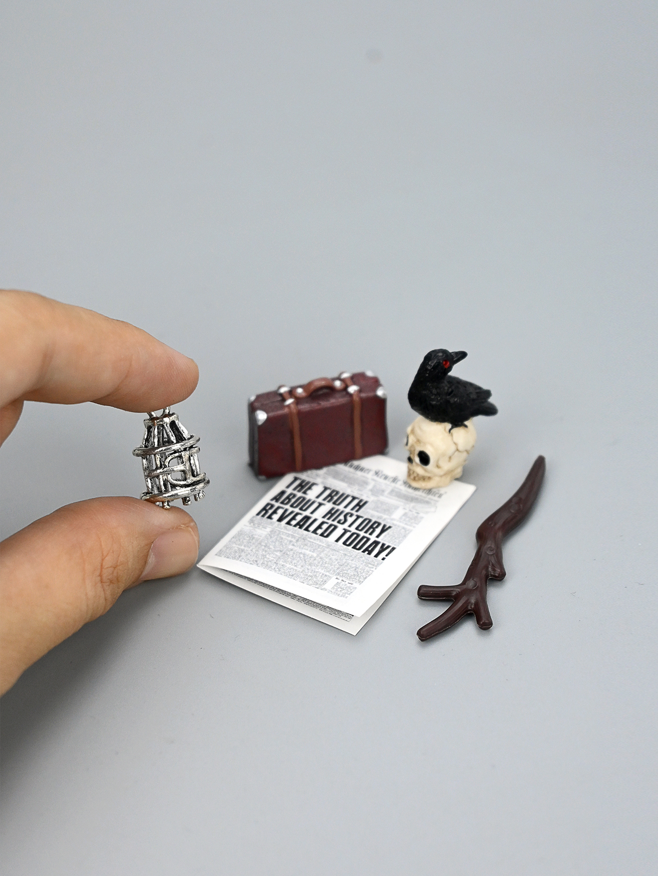 Miniature Academy Luggage Scen - Home Decor Manufacturers 评论和价格