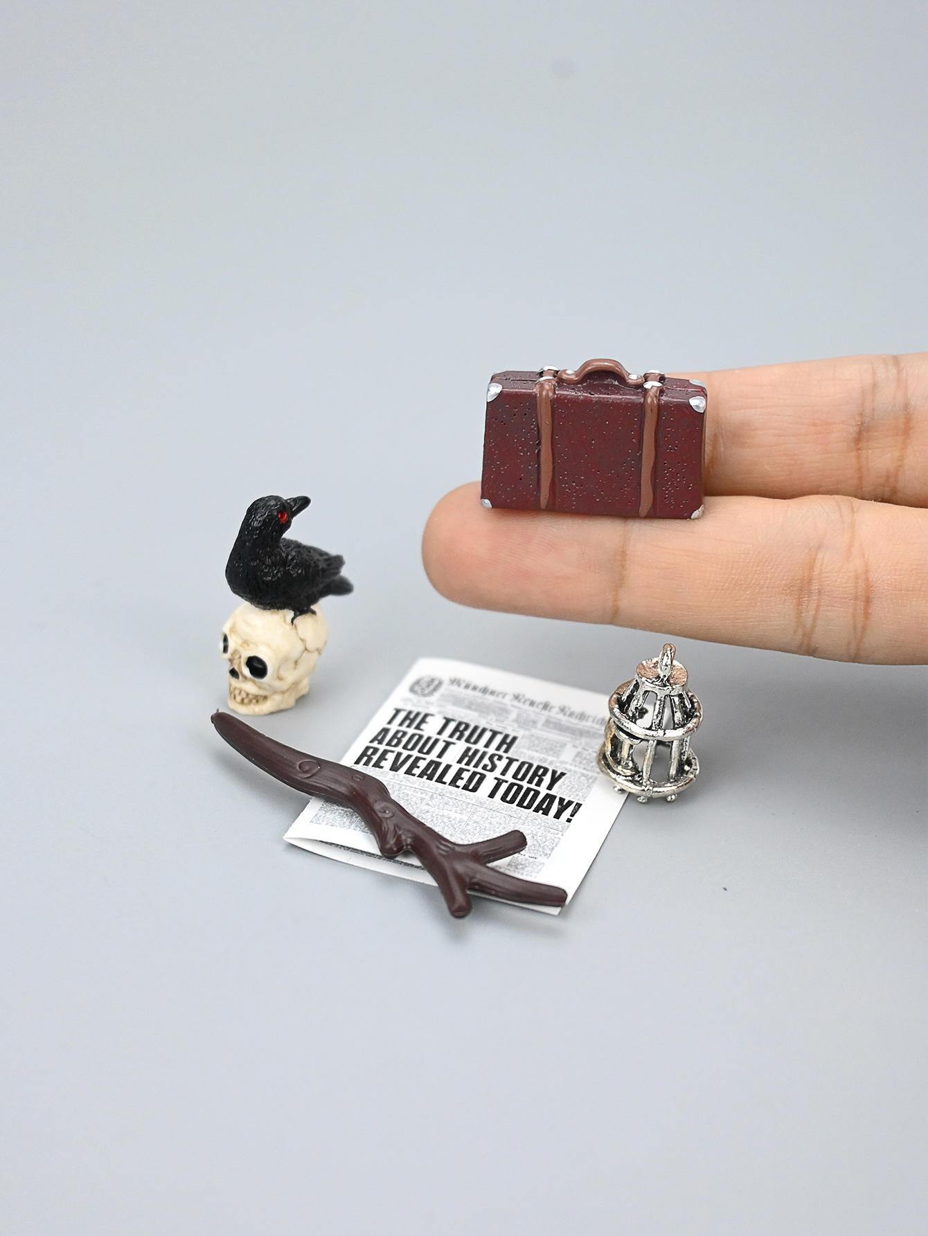 Miniature Academy Luggage Scen - Home Decor Manufacturers 评论和价格